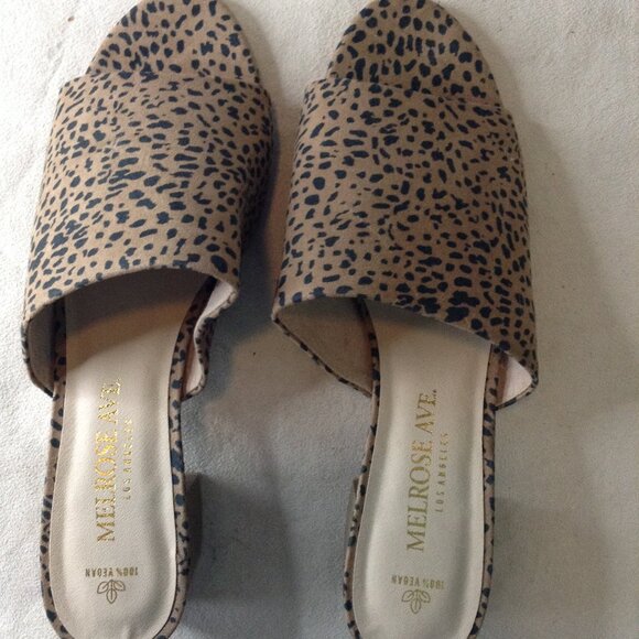 NWOT Melrose Ave; LA Vegan Spotted Print Slides, "11", Bohemian Chic, Comfort - Picture 1 of 6